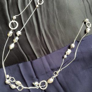 Glittering geo shape flapper necklace